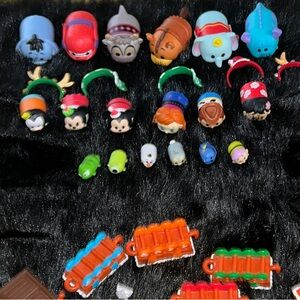 Random Small & Large Disney Tsum Tsum Mini Figures Set - Red, Blue, Green